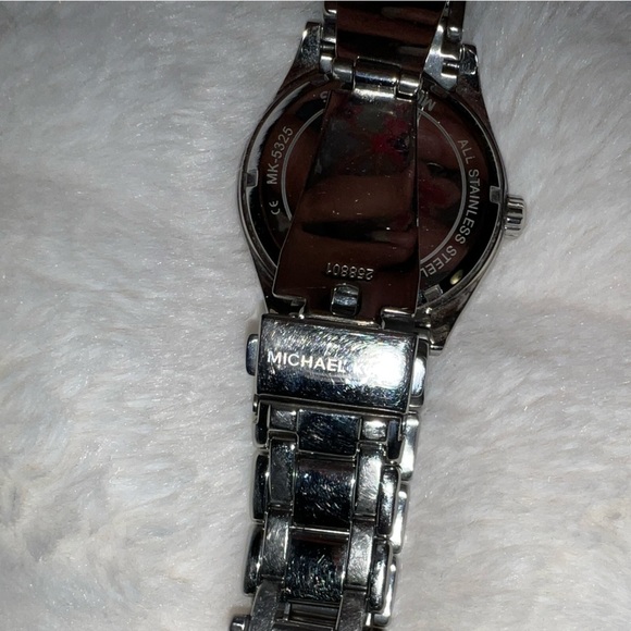 Michael Kors watch - Picture 3 of 4
